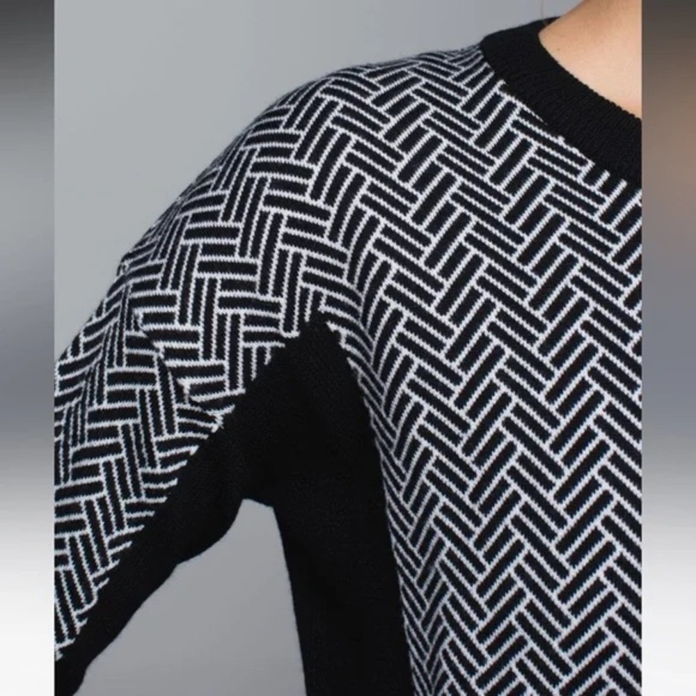 Lululemon Women's Small Black & White Merino Wool Yogi Crewneck Sweater - Picture 7 of 13